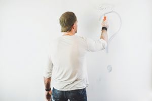 Як вибрати фарбу для стін і як розрахувати необхідний обсяг?
